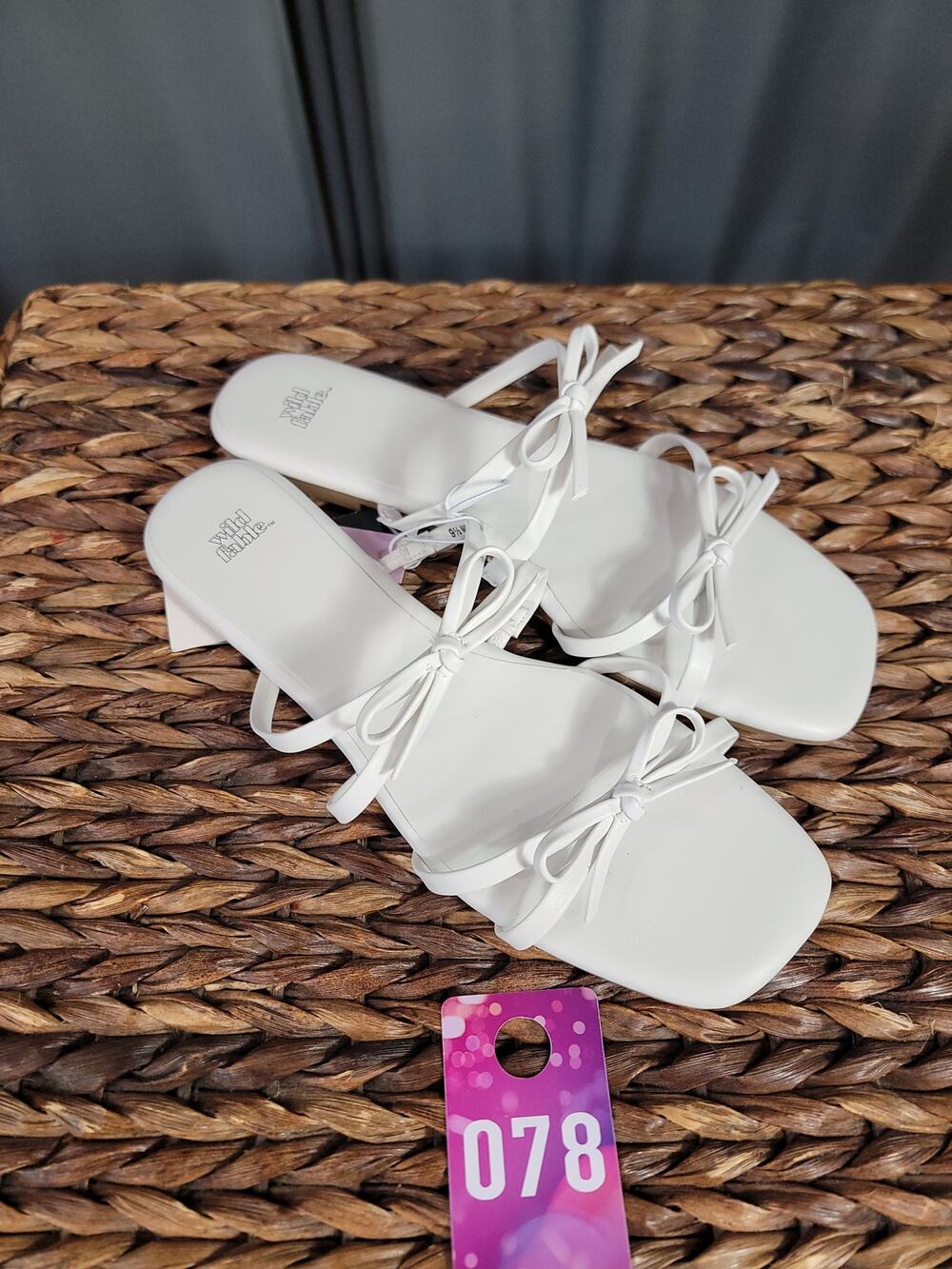 Wild Fable Target Womens 9.5 White Leather Bow Slip-On Flat Preppy Slide Sandals